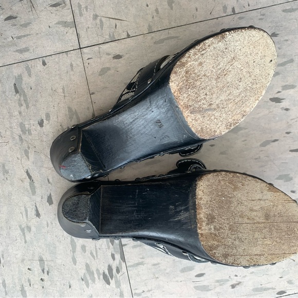 Coach Clogs - 7.5 - Picture 4 of 4